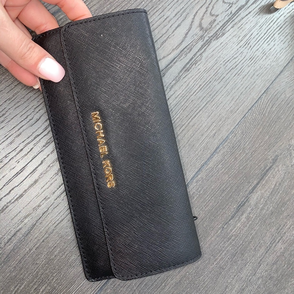 COPY - Michael Kors wallet
